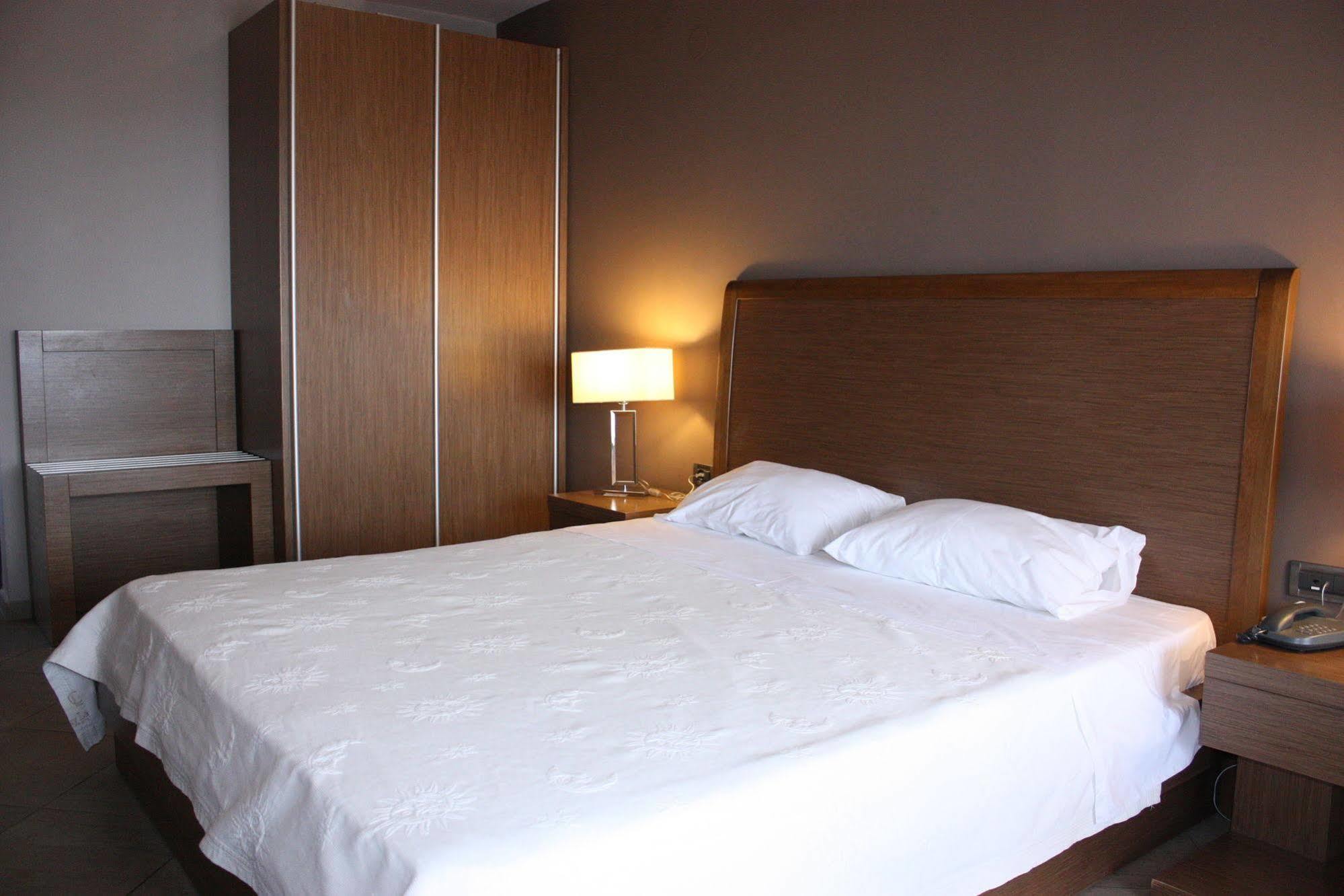 Hotel Cariatis Nea Kallikrateia Dış mekan fotoğraf